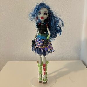 Monster High Doll Ghoulia Yelps Sweet Screams (Rare)